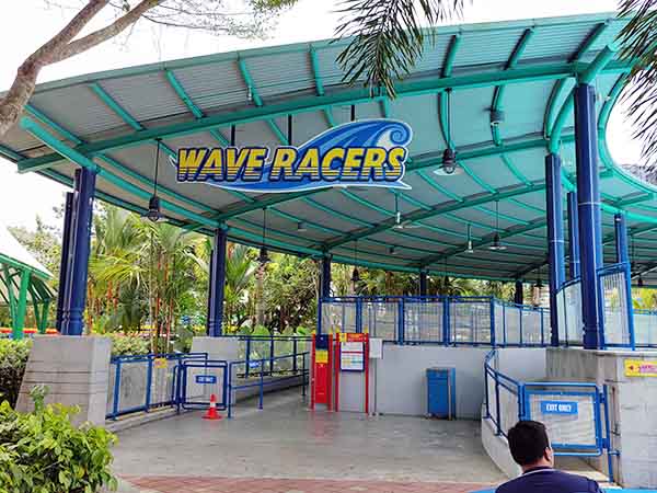 Aquazone Wave Racers Entrance