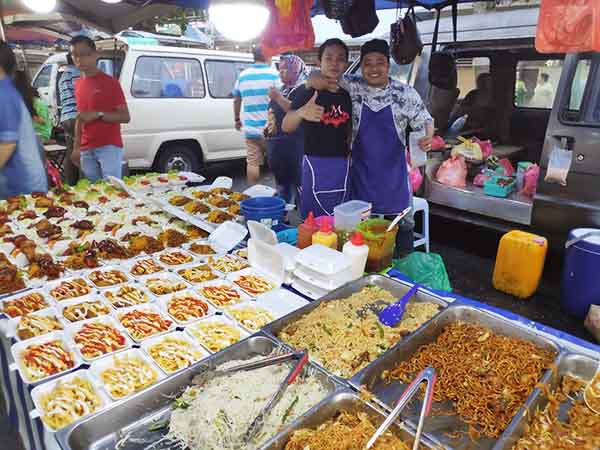 Taman Ungku Tun Aminah Night Market