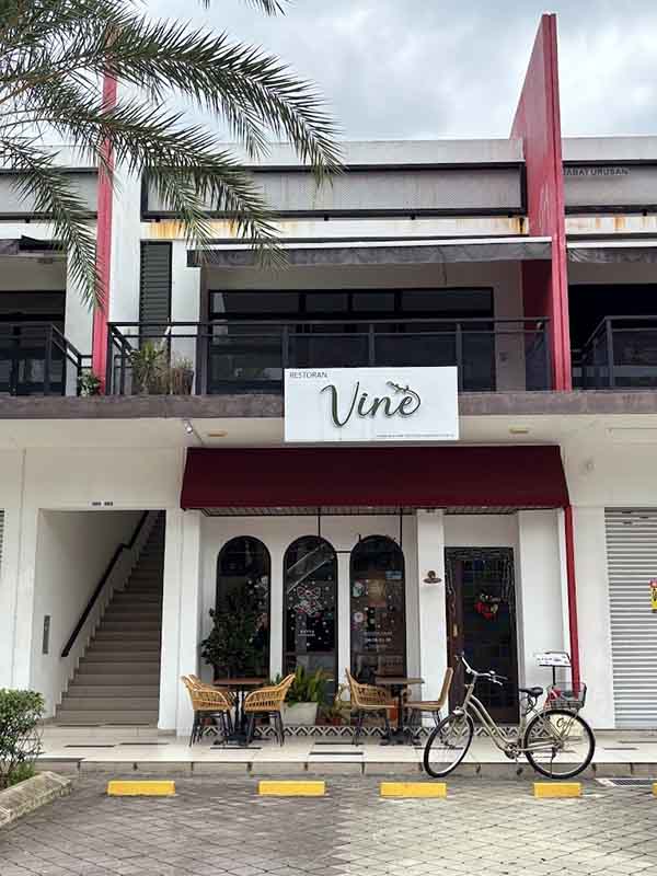 Vine Cafe JB